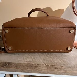 Michael Kors Handbag. Comes w duster